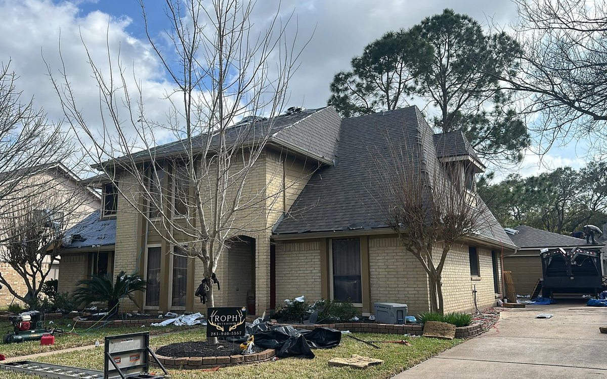 Summer Heat and What It Does to Your Roof in Beaumont
