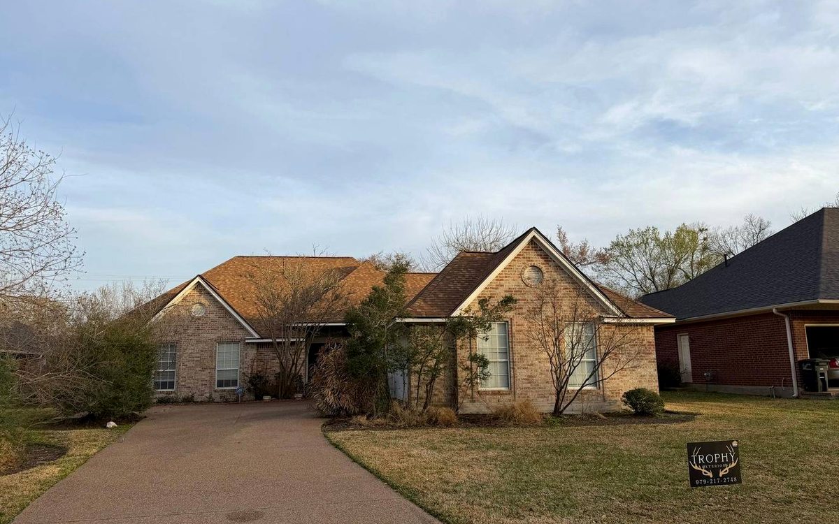 7 Signs You Need a New Roof in College Station