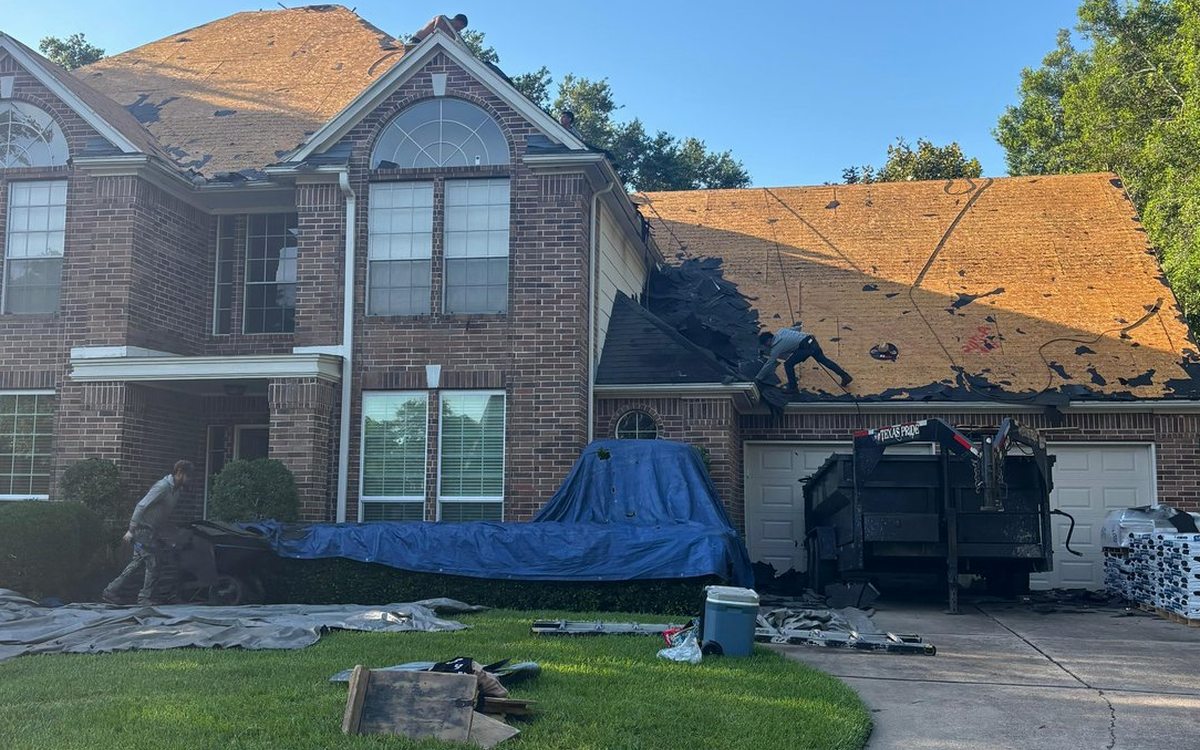 Why Is My Roof Leaking If the Shingles Look Fine? in Houston