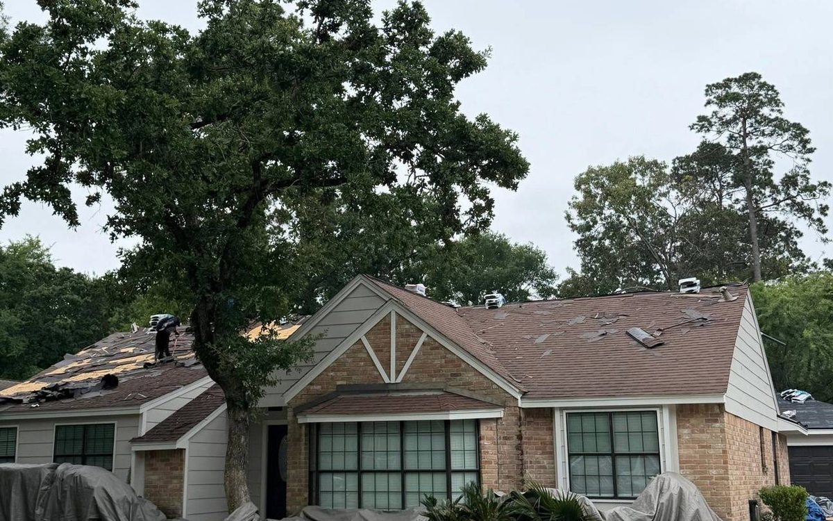 What Actually Happens During a Roof Inspection in Conroe / North Houston