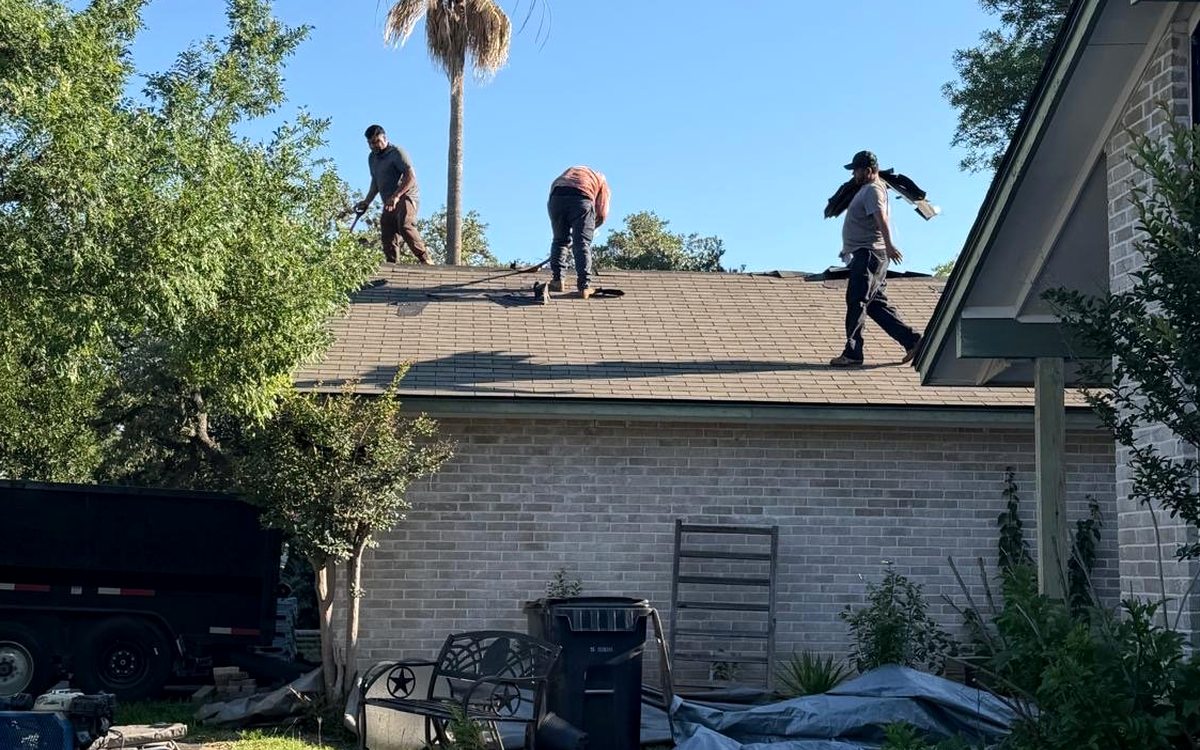 What Belongs in Your Roofing Contract in San Antonio