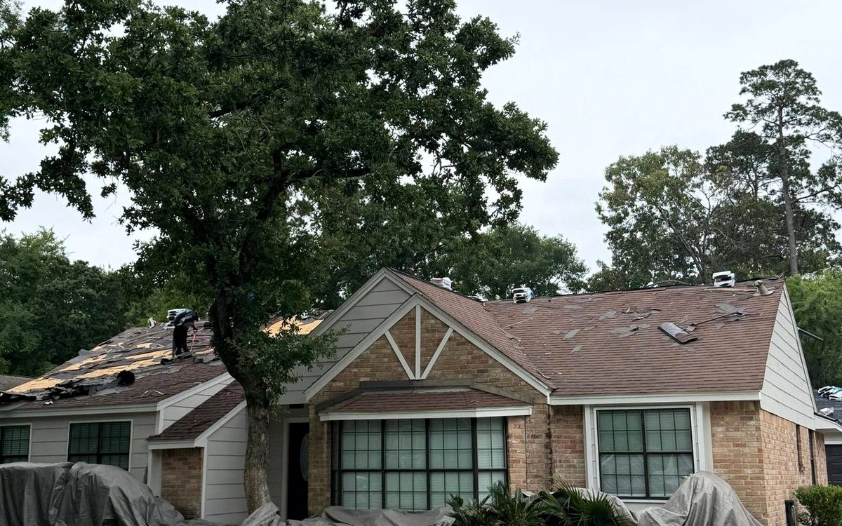 The Best Roofing for Cold, Snowy Climates in Conroe / North Houston