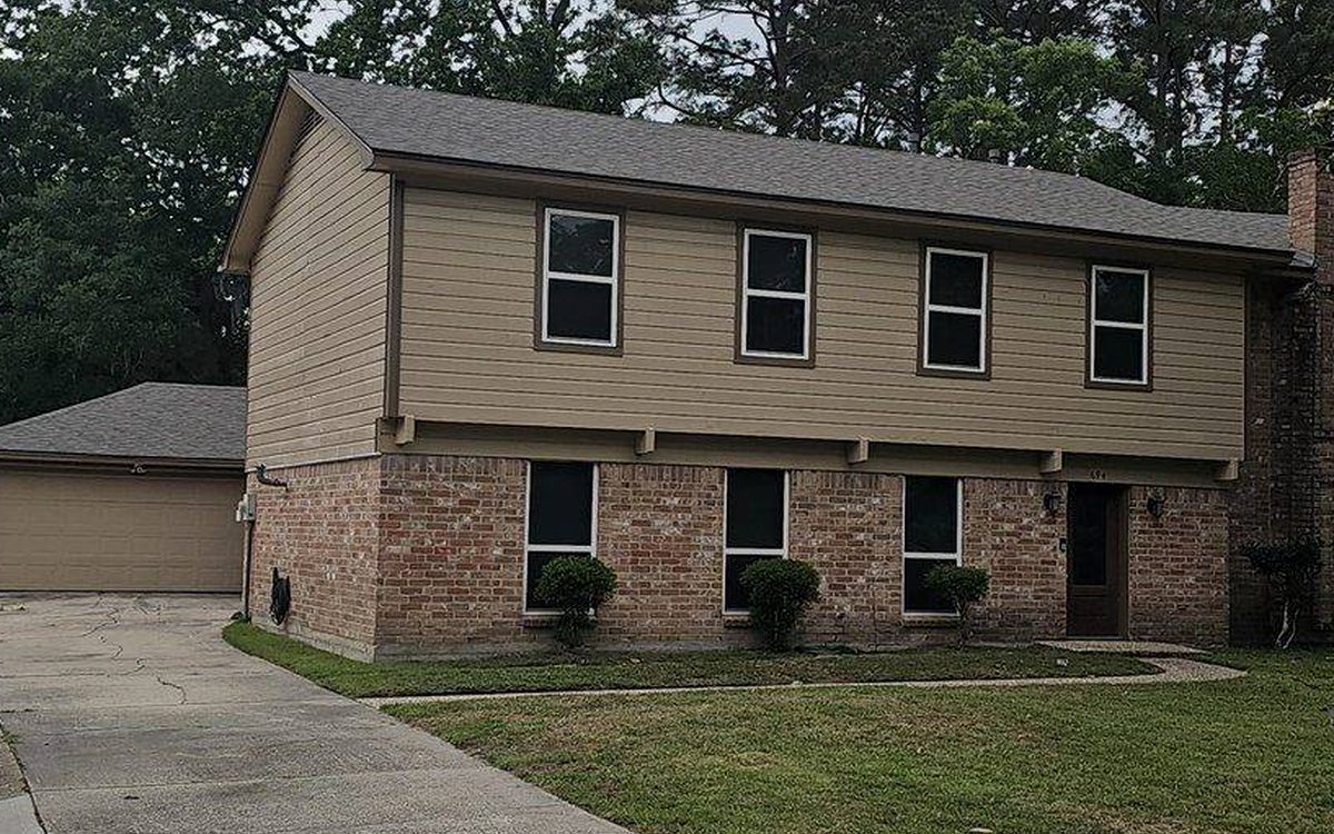 Selling a Home With an Aging Roof in Conroe / North Houston