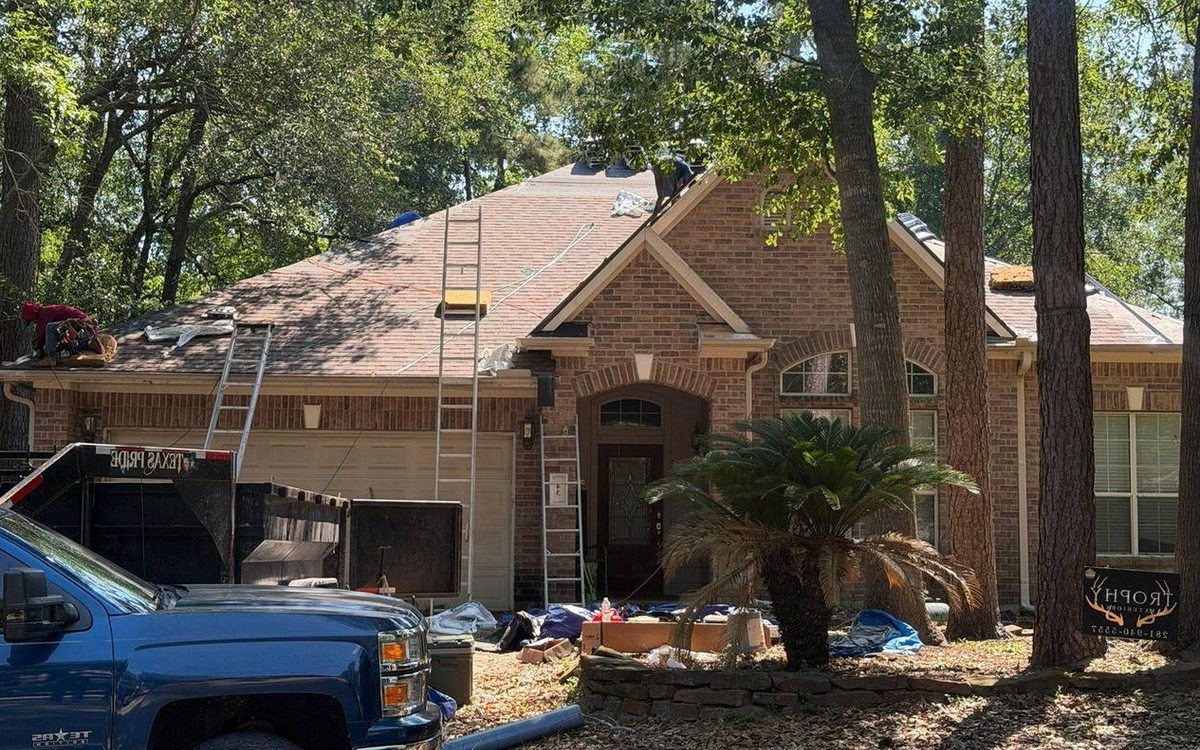 Gutters, Guards, and Your Roof System in Conroe / North Houston