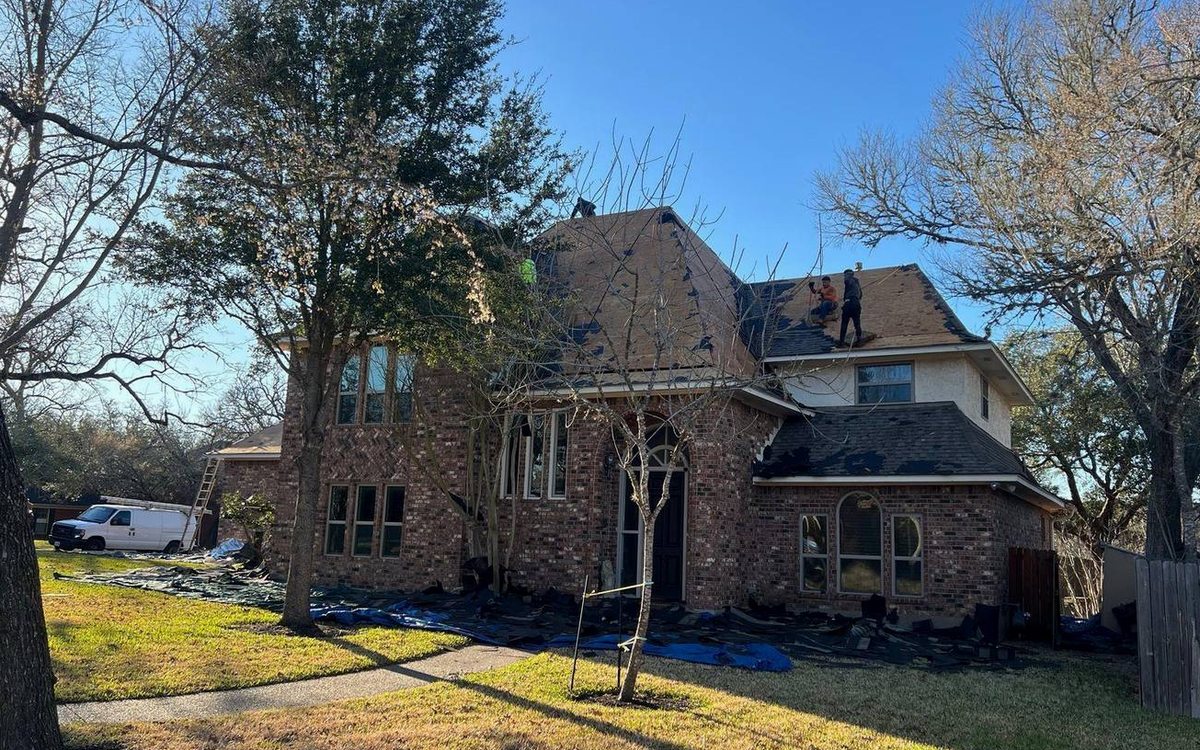Emergency Roof Tarping: What to Do After Damage in College Station