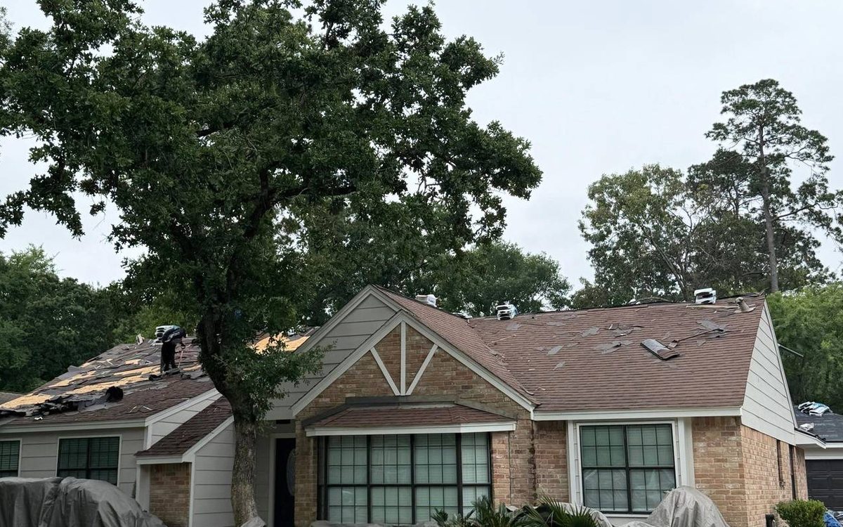 What to Do the Moment Your Roof Leaks in Conroe / North Houston