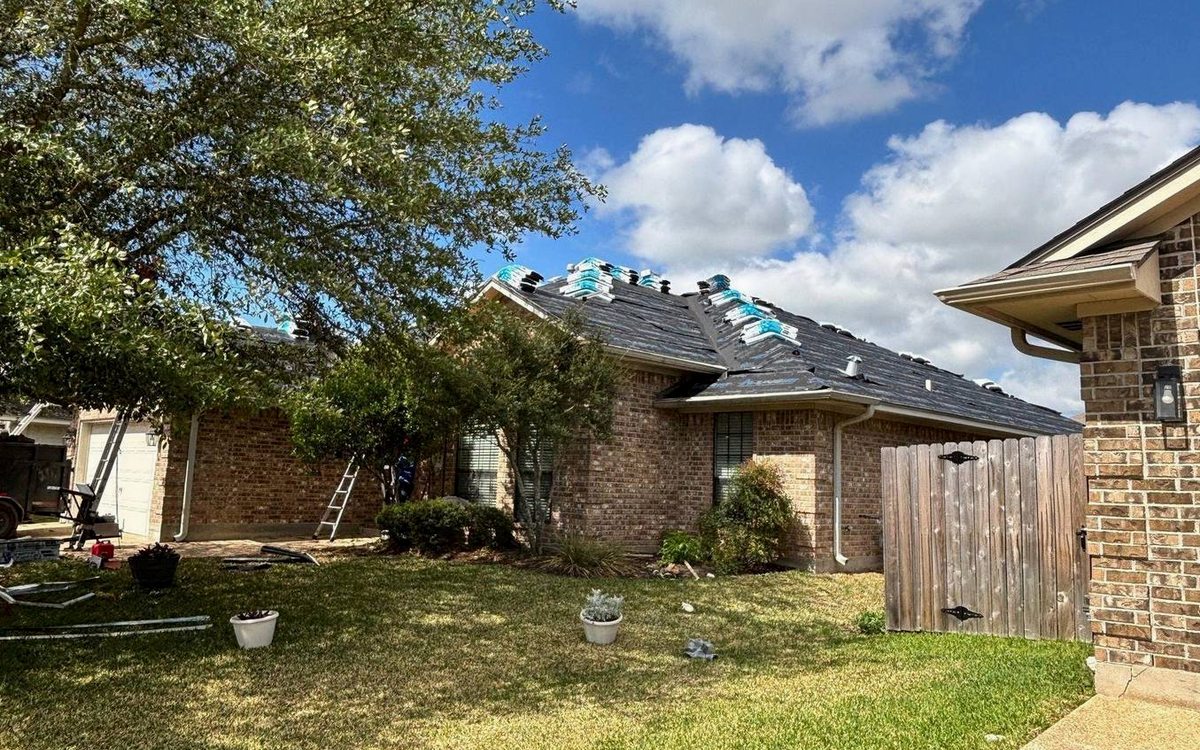 Roofing in Emerald Forest, College Station: What Homeowners Should Know