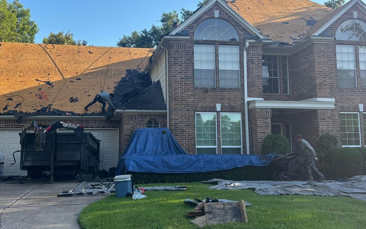 When You Need Emergency Roof Repair in Houston