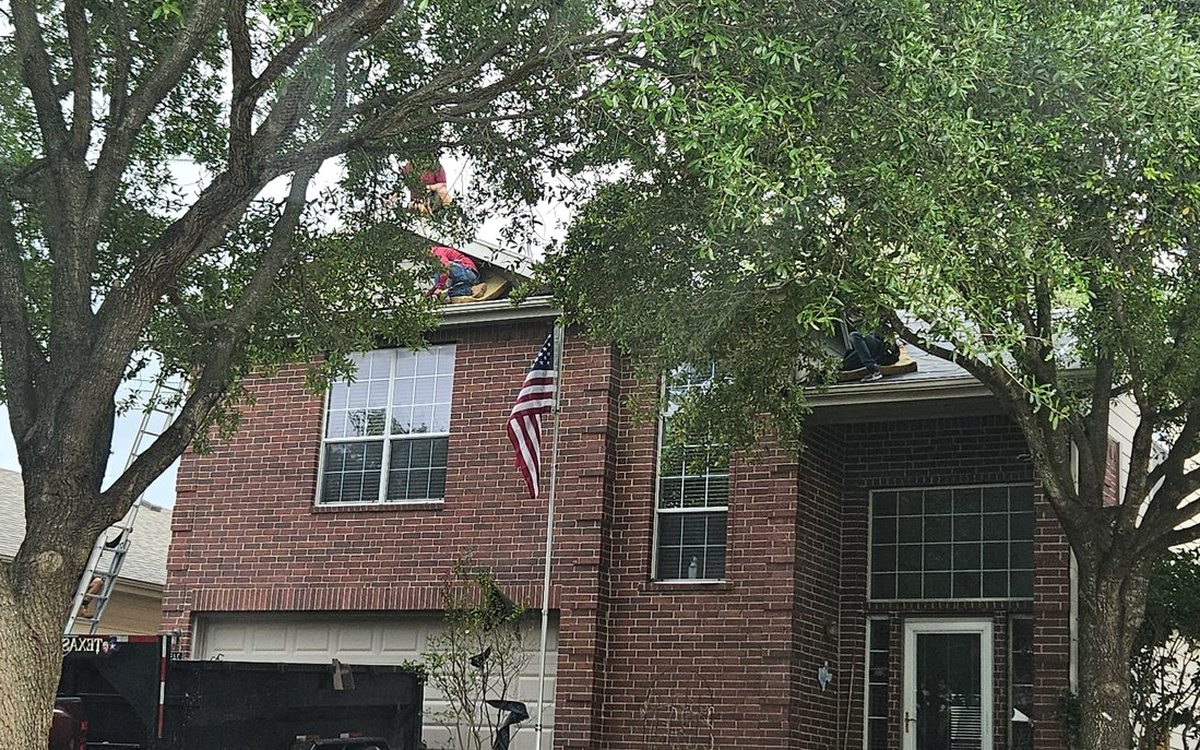 Roof Repair vs. Replacement: How to Decide in San Antonio