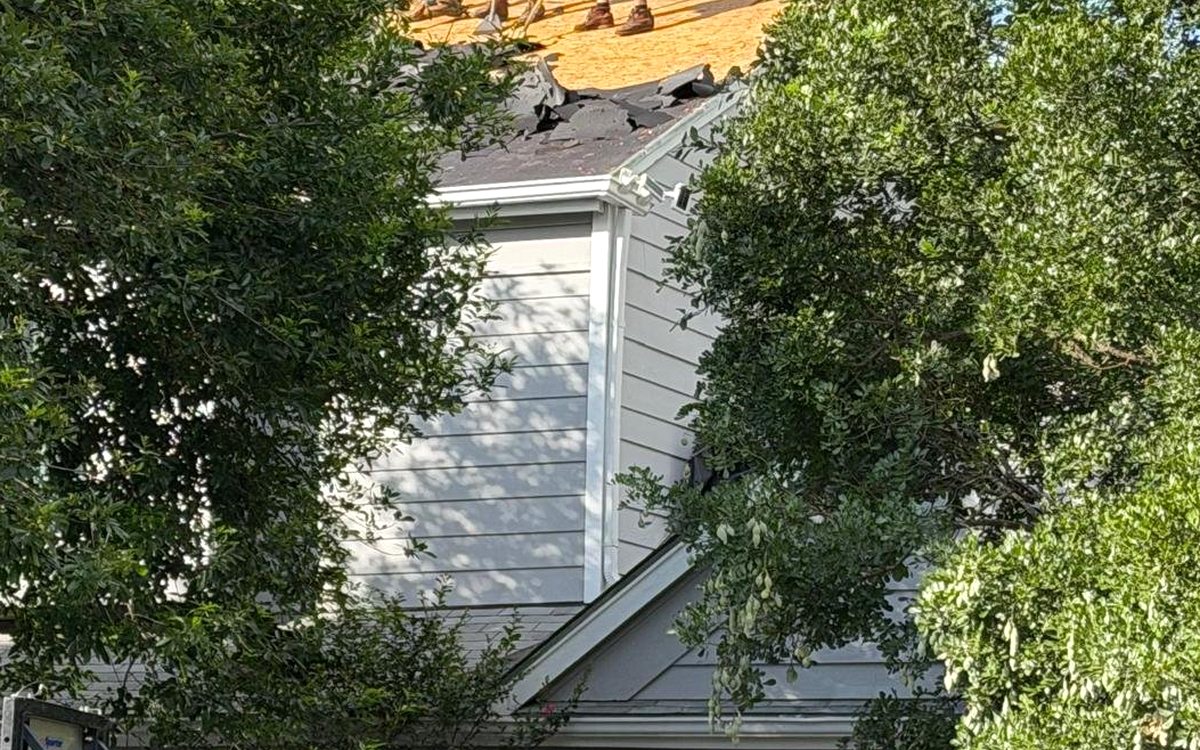 How Roof Warranties Transfer When You Sell in San Antonio