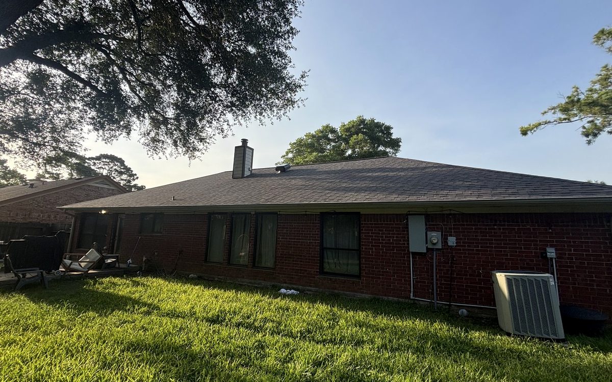 Selling a Home With an Aging Roof in Beaumont