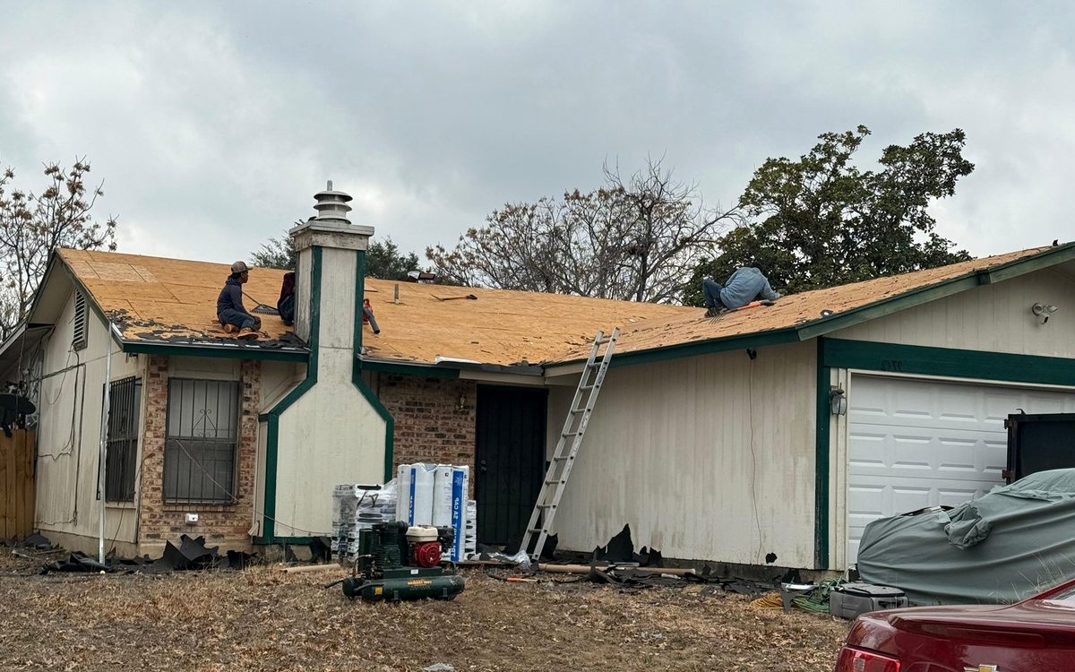 Metal Roofing in Hollywood Park