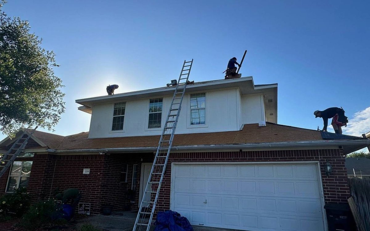 Should I Repair My Roof Myself? in College Station