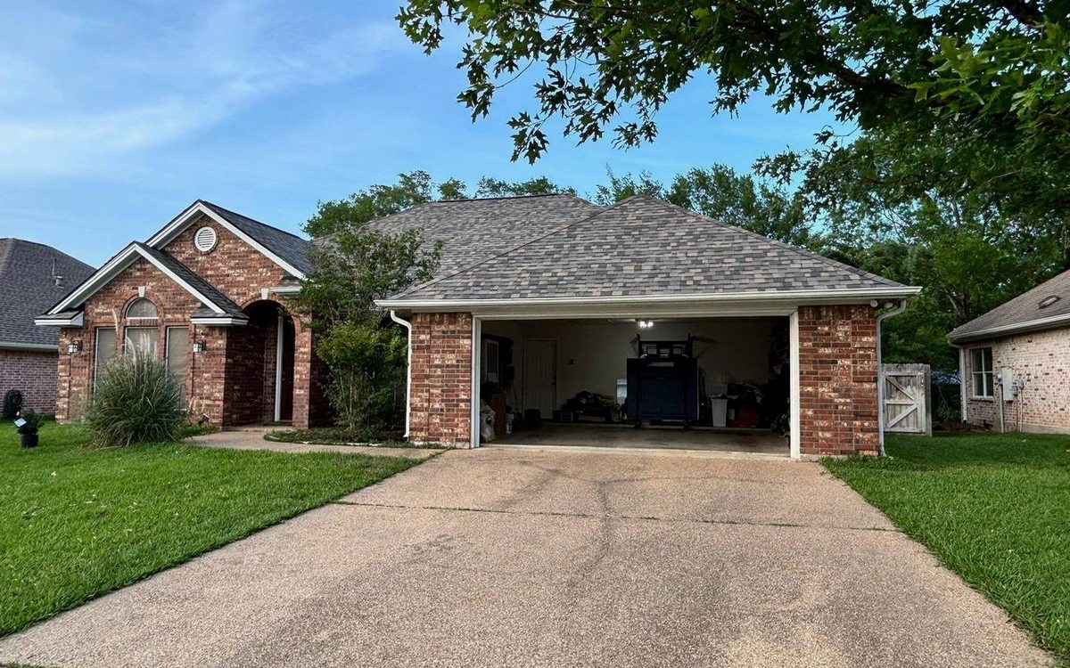 How Much Does a New Roof Cost? A Homeowner's Breakdown in College Station