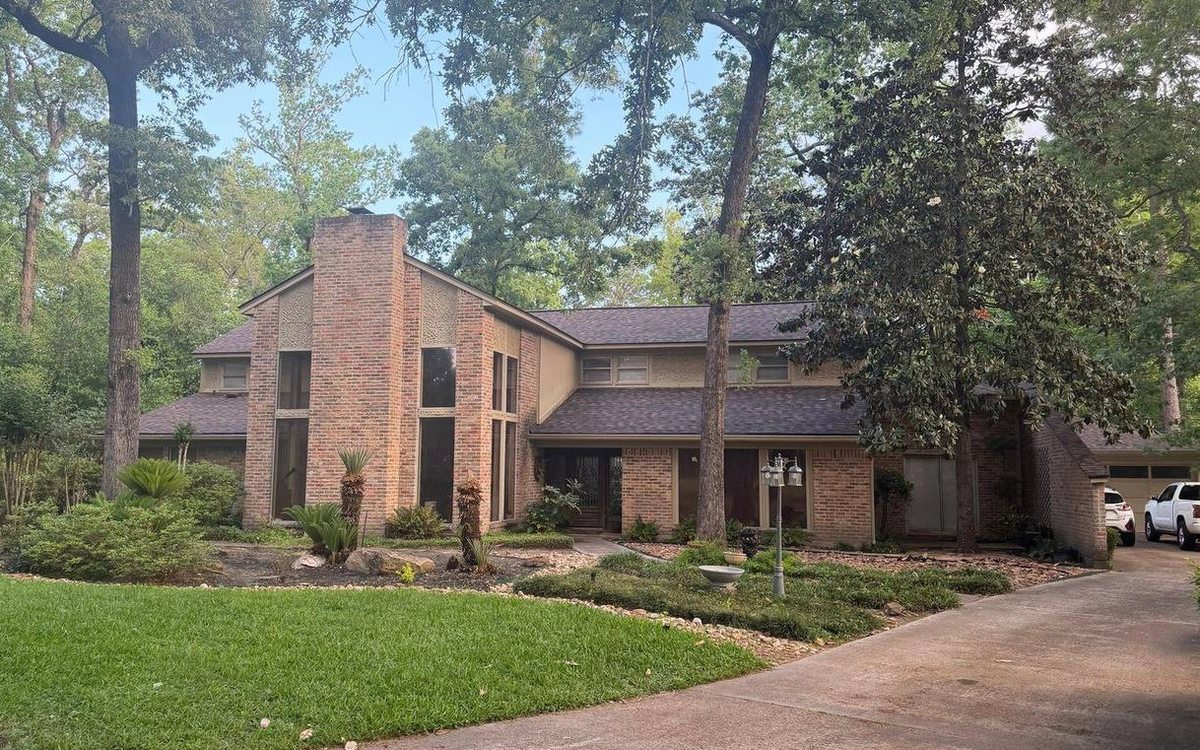 Roofing in Panorama Village, Conroe / North Houston: What Homeowners Should Know