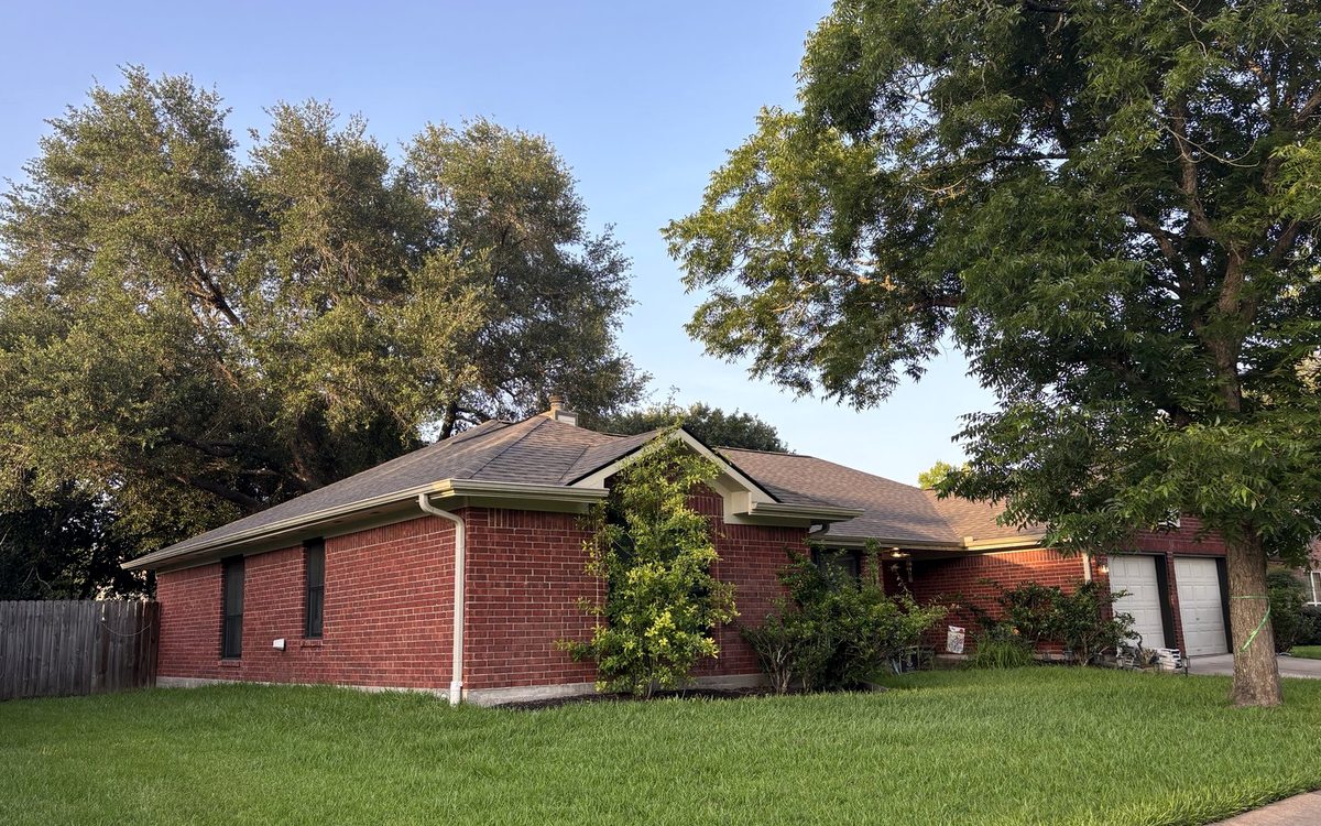 Roofing in Willow Creek: Beaumont's Upscale Homes