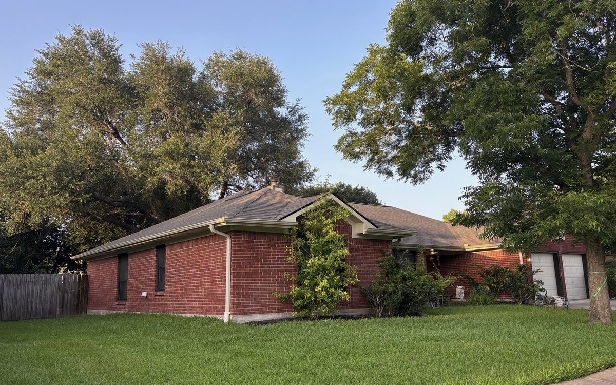 Hard Freezes and What They Do to Southern Roofs in Beaumont