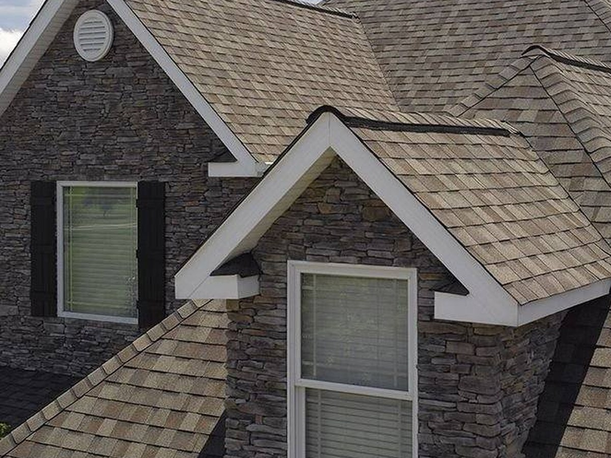 5 Roof Warning Signs You Can Spot From the Ground in San Antonio