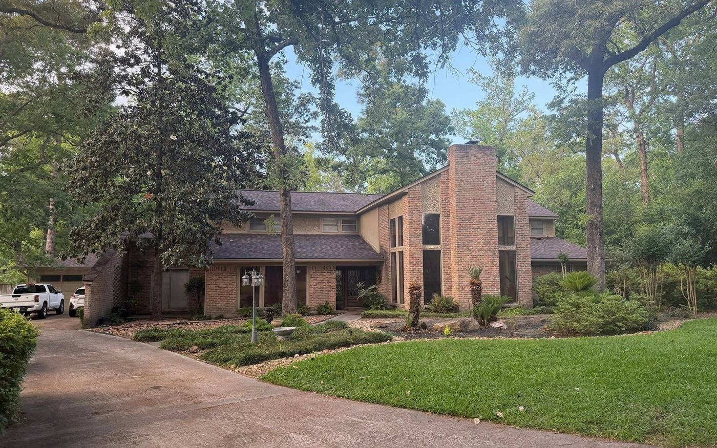 Roofing in The Woodlands: Living Under the Pines, Done Right